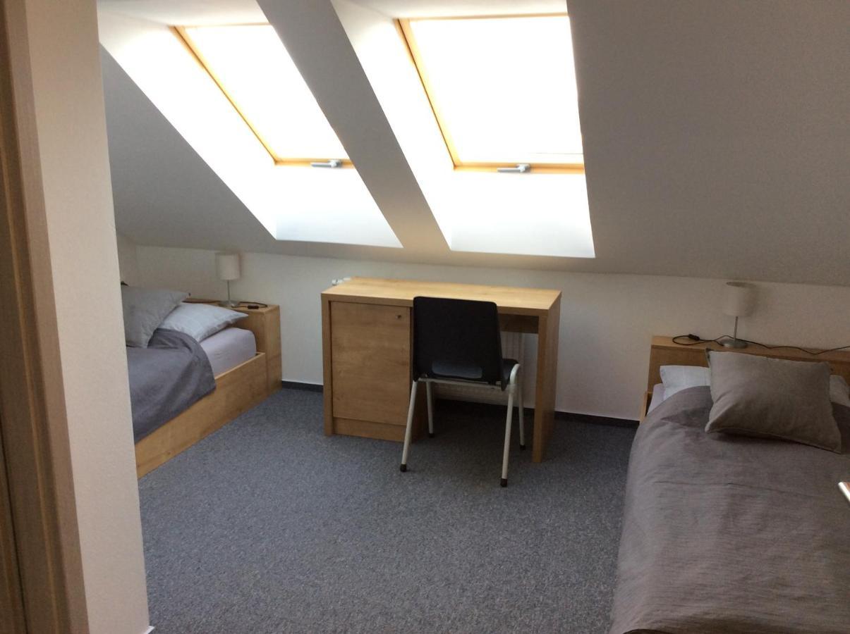 Letisko Dubova Hostel Dubova  Bagian luar foto